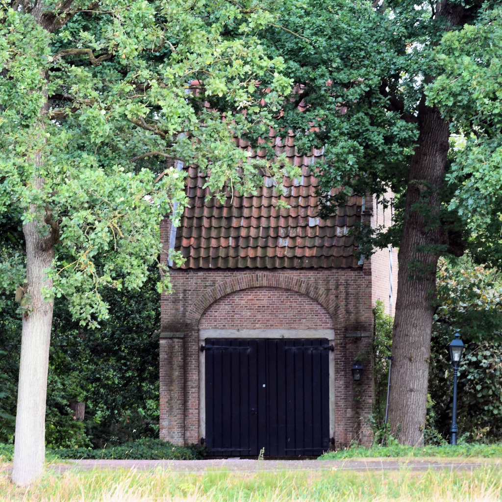 Poortegebouw Walenburg in Langbroek